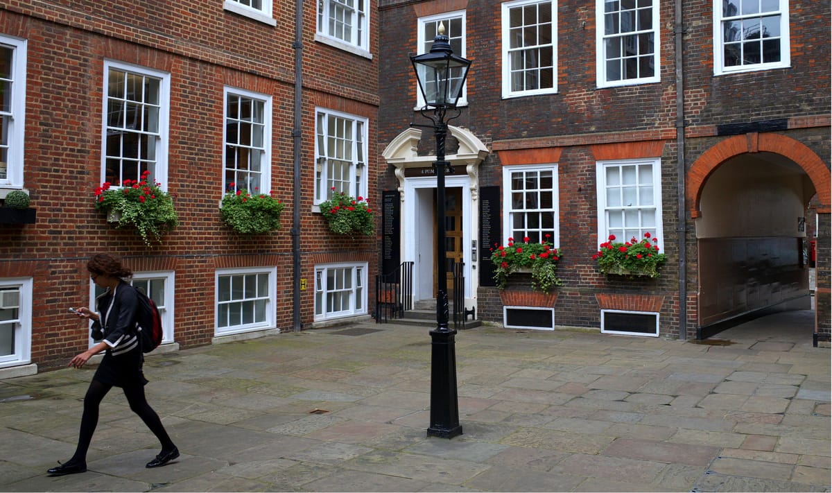 Major survey of UK barristers claims Bar is reaching 'breaking point'