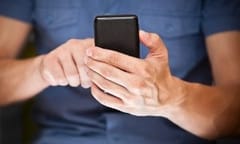 Tweeting jurors may face fines in California
