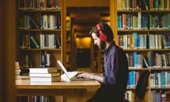 Aspiring artists work harder than wannabe lawyers, new data suggests