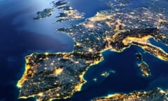 European GCs still lagging in pay and prestige, finds latest ACC survey