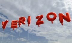 Verizon extends discounted offer for Yahoo despite security woes