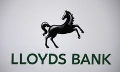 Lloyds offers incentives in the search for new legal leaders