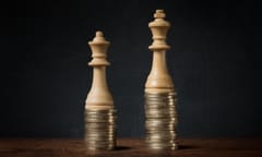 Female lawyers over 30 earn less than men
