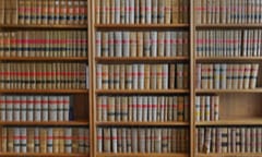 Kenya receives thousands of legal books from UK government