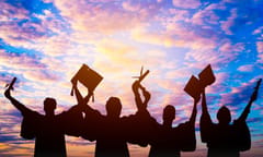 US law school forced to close settles class action suit