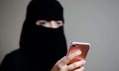 Saudi Arabian justice ministry announces divorce by text for women