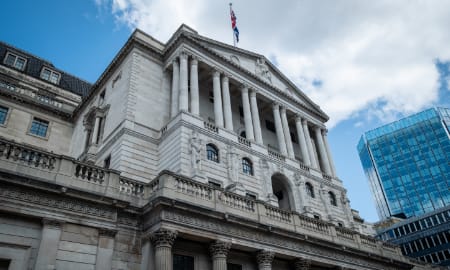 Linklaters advises UK fintech Revolut on banking licence approval