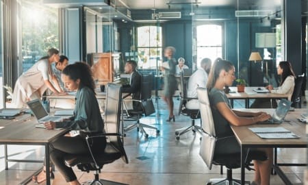 Demand for AI experience drives lateral associate hiring increase, study finds