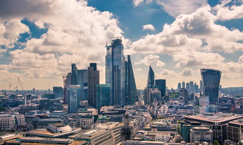 Macfarlanes raises NQ pay to £140k