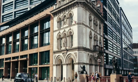 Hogan Lovells